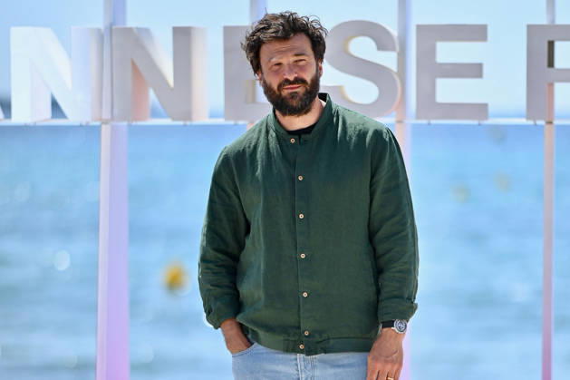 9th Cannes Series - Paris Police 1910 Photocall. FC CANNES, FRANCE - APRIL 25 Thibaut Evrard attends the Paris Police 1910 Photocall at the 9th Canneseries International Festival at Plage Du Majestic on April 25, 2026 in Cannes, France. Photo by Franck Castel ABACAPRESS.COM Cannes France  Copyright: xCastelxFranck ABACAx