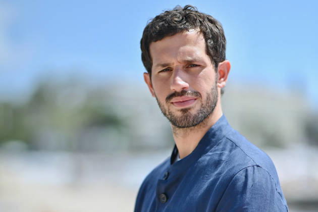 9th Cannes Series - Le Rouge Et Le Noir Photocall. FC CANNES, FRANCE - APRIL 25 Victor Belmondo attends the Le Rouge Et Le Noir Photocall at the 9th Canneseries International Festival on April 25, 2026 in Cannes, France. Photo by Franck Castel ABACAPRESS.COM Cannes France  Copyright: xCastelxFranck ABACAx