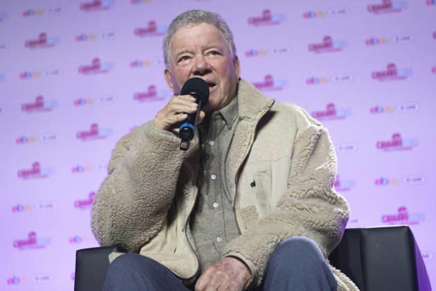 April 25, 2026, Calgary, Alberta, CANADA: William Shatner, 95, speaks during a panel at Calgary Expo at the BMO Centre in Calgary, Alberta, Canada on Saturday, April 26, 2026. Calgary CANADA - ZUMAr123 20260425_zap_r123_012 Copyright: xBadenxRothx