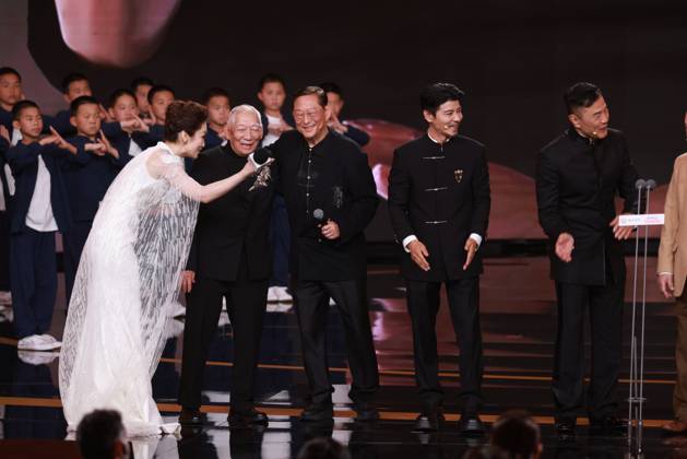 BEIJING, CHINA - APRIL 25: Martial arts choreographer and film director Yuen Woo-ping receives the Lifetime Achievement Award at the closing ceremony of the 16th Beijing International Film Festival on April 25, 2026 in Beijing, China.  Copyright: xVCGx 111637274787