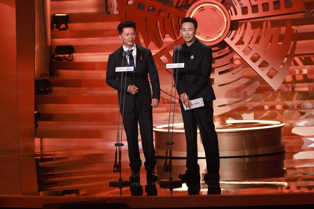 BEIJING, CHINA - APRIL 25: Actor Duan Yihong and actor Zhang Yi present the Best Actor Award to actor Yu Hewei at the closing ceremony of the 16th Beijing International Film Festival on April 25, 2026 in Beijing, China.  Copyright: xVCGx 111637271898
