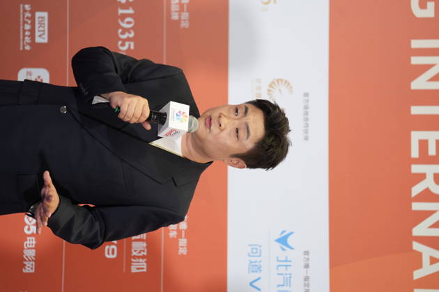 BEIJING, CHINA - APRIL 25: Actor Qiao Shan, who wins the Best Supporting Actor Award, receives interview at back stage at the closing ceremony of the 16th Beijing International Film Festival on April 25, 2026 in Beijing, China.  Copyright: xVCGx 111637278975