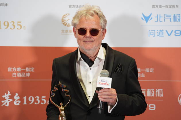 BEIJING, CHINA - APRIL 25: Mike van Diem poses with the Best Director Award at back stage at the closing ceremony of the 16th Beijing International Film Festival on April 25, 2026 in Beijing, China.  Copyright: xVCGx 111637278676