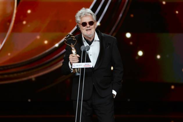 BEIJING, CHINA - APRIL 25: Mike van Diem receives the Best Director Award at the closing ceremony of the 16th Beijing International Film Festival on April 25, 2026 in Beijing, China.  Copyright: xChinaxNewsxServicex 111637288200