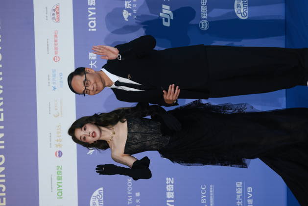 BEIJING, CHINA - APRIL 25: Actress Peng Xiaoran (L) attends the closing ceremony of the 16th Beijing International Film Festival on April 25, 2026 in Beijing, China.  Copyright: xVCGx 111637258510