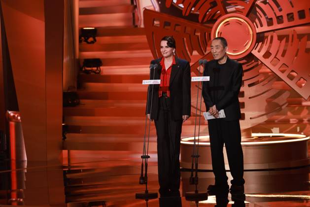 BEIJING, CHINA - APRIL 25: French actress Juliette Binoche and director Zhang Yimou stand on the stage at the closing ceremony of the 16th Beijing International Film Festival on April 25, 2026 in Beijing, China.  Copyright: xVCGx 111637274655