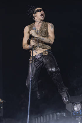 Yungblud performs at AO Arena Yungblud performs at AO Arena, Manchester, England, 25th April 2026, Credit:Mike Gray Avalon  Copyright: xMikexGrayx xAvalonx 1094364163