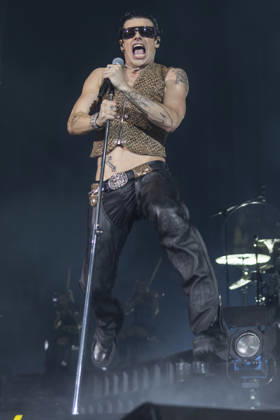 Yungblud performs at AO Arena Yungblud performs at AO Arena, Manchester, England, 25th April 2026, Credit:Mike Gray Avalon  Copyright: xMikexGrayx xAvalonx 1094364267