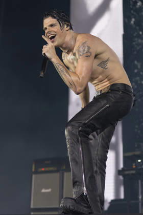 Yungblud performs at AO Arena Yungblud performs at AO Arena, Manchester, England, 25th April 2026, Credit:Mike Gray Avalon  Copyright: xMikexGrayx xAvalonx 1094364310