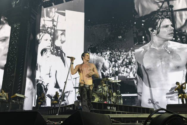 Yungblud performs at AO Arena Yungblud performs at AO Arena, Manchester, England, 25th April 2026, Credit:Mike Gray Avalon  Copyright: xMikexGrayx xAvalonx 1094364457