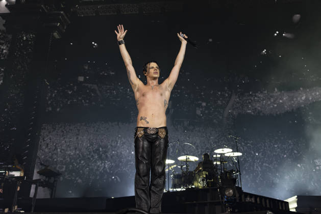 Yungblud performs at AO Arena Yungblud performs at AO Arena, Manchester, England, 25th April 2026, Credit:Mike Gray Avalon  Copyright: xMikexGrayx xAvalonx 1094364479