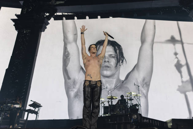 Yungblud performs at AO Arena Yungblud performs at AO Arena, Manchester, England, 25th April 2026, Credit:Mike Gray Avalon  Copyright: xMikexGrayx xAvalonx 1094364486