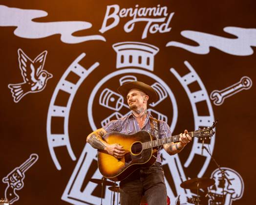 April 25, 2026, Indio, California, U.S: Musician BENJAMIN TOD during Stagecoach Music Festival at Empire Polo Club in Indio, California Indio U.S  - ZUMAs135 20260425_zap_s135_041 Copyright: xDanielxDeSloverx