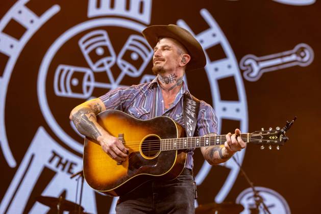 April 25, 2026, Indio, California, U.S: Musician BENJAMIN TOD during Stagecoach Music Festival at Empire Polo Club in Indio, California Indio U.S  - ZUMAs135 20260425_zap_s135_042 Copyright: xDanielxDeSloverx