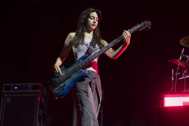The Warning perform at AO Arena Bassist Alejandra Villarreal VÃ lez of Mexican rock band The Warning performs at AO Arena, Manchester, 25th April 2026, Credit:Mike Gray Avalon  Copyright: xMikexGrayx xAvalonx 1094365845