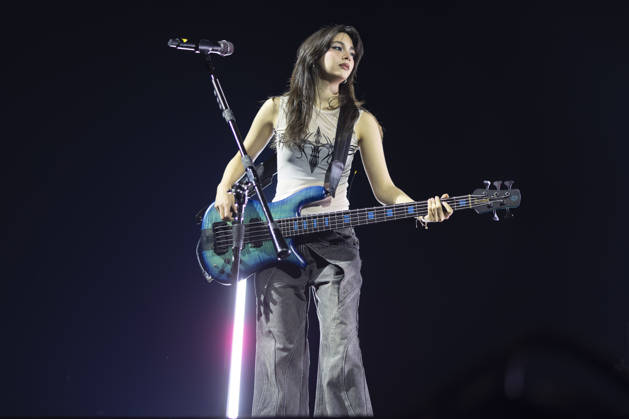 The Warning perform at AO Arena Bassist Alejandra Villarreal VÃ lez of Mexican rock band The Warning performs at AO Arena, Manchester, 25th April 2026, Credit:Mike Gray Avalon  Copyright: xMikexGrayx xAvalonx 1094365867