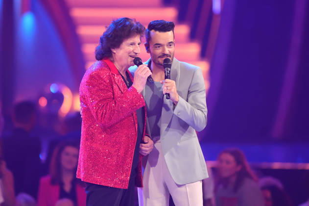 ZDF - Die Giovanni Zarrella Show . Giovanni Zarrella mit Olaf der Flipper Malolepski während der ZDF - Unterhaltungssendung Die Giovanni Zarrella Show am 25.04.2026 im Lokschuppen Göttingen. 20260425SBK0021