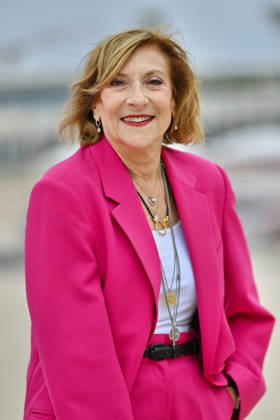 9th Cannes Series - Jury Long Photocall. FC CANNES, FRANCE - APRIL 26 Lesli Linka Glatter attends the Jury Long Photocall at the 9th Canneseries International Festival at Plage Du Majestic on April 26, 2026 in Cannes, France.. Photo by Franck Castel ABACAPRESS.COM Cannes France  Copyright: xCastelxFranck ABACAx