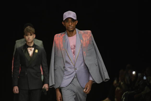 (260426) -- JOHANNESBURG, April 26, 2026 -- Models present creations during the South African Fashion Week in Johannesburg, South Africa, April 25, 2026. (Photo by Xinhua) SOUTH AFRICA-JOHANNESBURG-FASHION WEEK IhsaanxHaffejee 