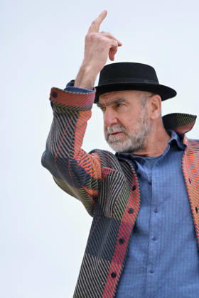 9th Cannes Series - Brigade Anonyme Photocall. FC CANNES, FRANCE - APRIL 26 Eric Cantona attends the Brigade Anonyme Photocall at the 9th Canneseries International Festival at Plage Du Majestic on April 26, 2026 in Cannes, France. Photo by Franck Castel ABACAPRESS.COM Cannes France  Copyright: xCastelxFranck ABACAx