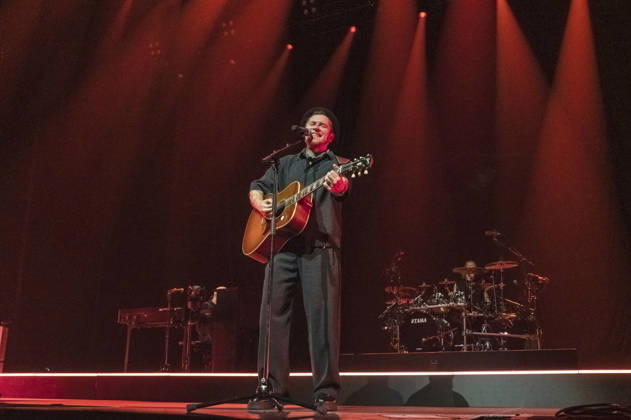 Johannes Oerding live bei einem Konzert seiner Arena-Tourin der ZAG-Arena. Hannover, 25.04.2026