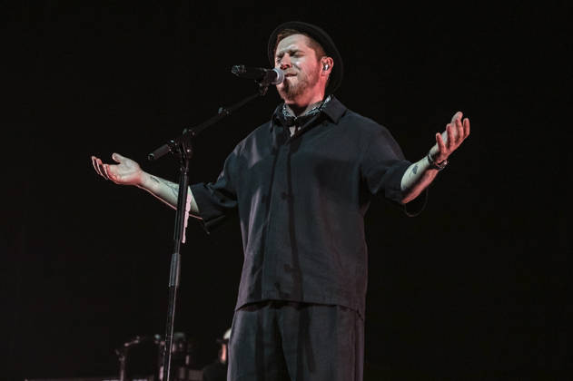 Johannes Oerding live bei einem Konzert seiner Arena-Tourin der ZAG-Arena. Hannover, 25.04.2026