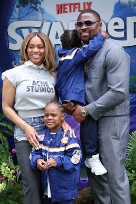 Premiere of Swapped LOS ANGELES, CALIFORNIA - APRIL 26: Khalil Mack & Family at the Premiere of Netflix s Swapped at Netflix Tudum Theater on April 26, 2026 in Los Angeles, California. Credit: AdMedia EDITORIAL USE ONLY  Copyright: xx AdMediax admphotostwo984785