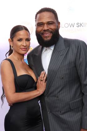 LOS ANGELES, CALIFORNIA - APRIL 26:Anthony Anderson & Rosco Diaz at Celebration of Serenity : The Sneaker Ball on April 26, 2026 Credit: USA  - ZUMAa123 20260426_zaa_a123_238 Copyright: xAdMediax