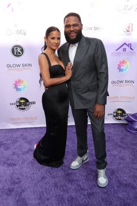 LOS ANGELES, CALIFORNIA - APRIL 26:Anthony Anderson & Rosco Diaz at Celebration of Serenity : The Sneaker Ball on April 26, 2026 Credit: USA  - ZUMAa123 20260426_zaa_a123_231 Copyright: xAdMediax
