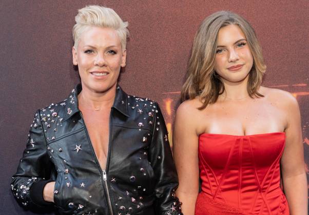 April 26, 2026, Bronx, New York, USA: Pink and Willow Sage Hart attend Lost Boys opening night on Broadway at Palace Theatre in New York, NY on April 26, 2026. Bronx USA - ZUMAr339 20260426_znp_r339_152 Copyright: xLevxRadinx