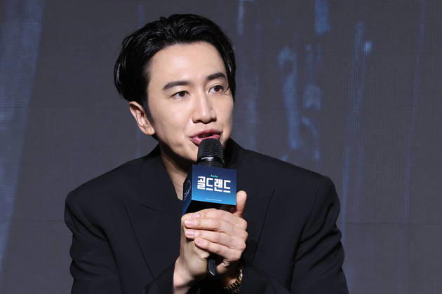 S. Korean actor Lee Kwang-soo S. Korean actor Lee Kwang-soo South Korean actor Lee Kwang-soo, who stars in the new drama Gold Land, an original series by Disney+, speaks during a publicity event in Seoul on April 27, 2026. The first episode of the series will be available on April 29. (Yonhap) 2026-04-27 14:35:58 < 1980-2026 YONHAPNEWS AGENCY. .> ¼­¿ïÆ¯º°½Ã EDITORIAL USE ONLY  Copyright: xx PYH2026042713430034400 YonhapxNewsx yonphotos251771