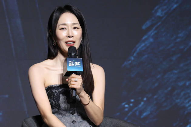 S. Korean actress Moon Jung-hee S. Korean actress Moon Jung-hee South Korean actress Moon Jung-hee, who stars in the new drama Gold Land, an original series by Disney+, speaks during a publicity event in Seoul on April 27, 2026. The first episode of the series will be available on April 29. (Yonhap) 2026-04-27 14:37:21 < 1980-2026 YONHAPNEWS AGENCY. .> ¼­¿ïÆ¯º°½Ã EDITORIAL USE ONLY  Copyright: xx PYH2026042713710034400 YonhapxNewsx yonphotos251776