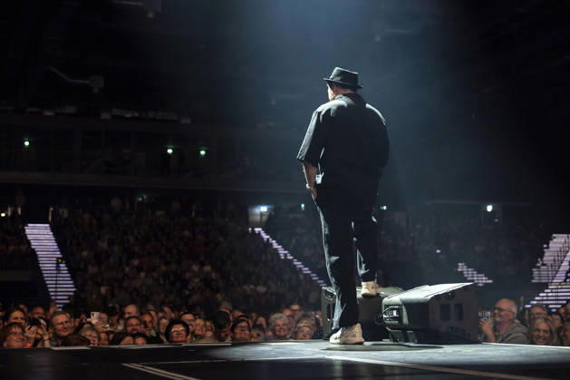 Johannes Oerding live bei einem Konzert seiner Arena-Tour in der Messehalle. Erfurt, 26.04.2026
