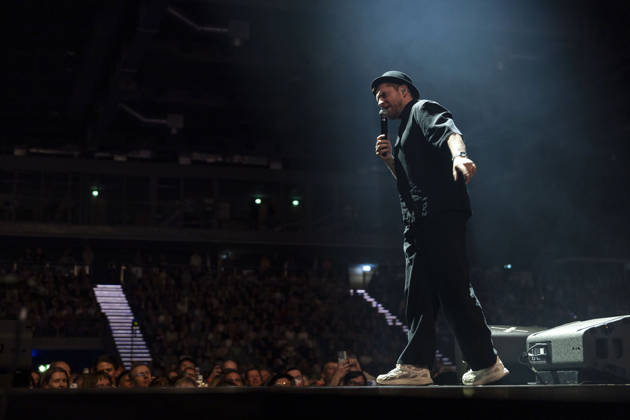 Johannes Oerding live bei einem Konzert seiner Arena-Tour in der Messehalle. Erfurt, 26.04.2026