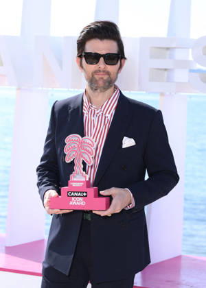 Adam Scott at a photocall on the Majestic beach during the 9th edition of the Canneseries festival in Cannes, April 27, 2026 Denis Guignebourg Bestimage Adam Scott at a photocall on the Majestic beach during the 9th edition of the Canneseries festival in Cannes, April 27, 2026 Cannes France  Copyright: xDenisxGuignebourgx xBestimagexDenisxGuignebourgx xBestimagex