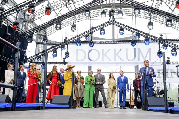 Dokkum, The Netherlands, 2026-04-27 13:18:28 DOKKUM, 27-04-2026 , Dokkum City Centre King Willem-Alexander, Queen Maxima with their daughters Princess Amalia, Princess Alexia and Princess Ariane during King s Day 2026 in Dokkum Photo: NLBeeld POOL Micha Schoemaker Credit: NL Beeld Patrick van Emst  Copyright: xx x