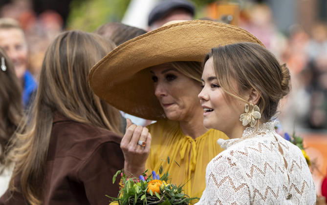 Aankomst Koninklijke familie in Dokkum DOKKUM - Koningsdag wordt in Dokkum in Friesland gevierd door de Koninklijke familie. Credit : Frank van Beek CC Dokkum Nederland  Copyright: xx FrankxvanxBeekx xCCx