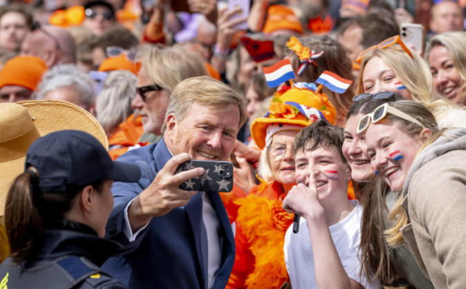 Aankomst Koninklijke familie in Dokkum DOKKUM - Koningsdag wordt in Dokkum in Friesland gevierd door de Koninklijke familie. Credit : Frank van Beek CC Dokkum Nederland  Copyright: xx FrankxvanxBeekx xCCx