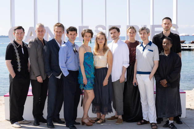 This Is Not A Murder Mystery Photocall - The 9th Canneseries International Festival Pierre Gervais, Stephen Tompkinson, Aoibhinn McGinnity, Lauren Versnick, Inaki Mur, Frank Bourke, Regina Bikkinina, Brendan O’Rourke, Mike Hoffman, Florence Hall, Jonathan Delaney Tynan, Geert Van Rampelberg, Donna Banya, Hans Herbots, Matthias Lebeer attend the This Is Not A Murder Mystery Photocall at the 9th Canneseries International Festival at Plage Du Majestic on April 27, 2026 in Cannes, France Photo by Shootpix ABACAPRESS.COM Cannes France Copyright: xShootpix ABACAx