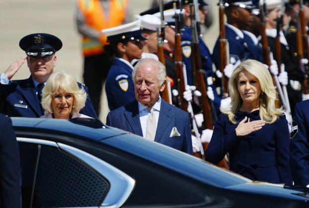 Britain s King Charles III and Queen Camilla are joined by U.S. Chief of Protocol Monica Crowley (R) during a flight line arrival ceremony at Joint Base Andrews in Suitland, Maryland on Monday, April 27, 2026. The king is on a four-day state visit to the U.S. and will stop in New York and Washington, where he will meet with President Trump and deliver an address to Congress.  WAP20260427803 BONNIExCASH