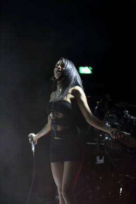 Maggie Lindemann bei einem Konzert im Hole 44 in Berlin, 27. April 2026. Maggie Lindemann Konzert Berlin