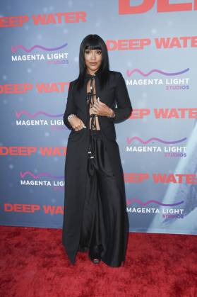Lucy Barrett at arrivals for DEEP WATER Premiere, Paramount Theater, Los Angeles, CA, April 27, 2026. Photo By: Elizabeth Goodenough Everett Collection DEEP WATER Premiere PUBLICATIONXNOTxINxCANxCHNxFRAxITAxJPNxNORxPOLxRUSxESPxUKxUSA