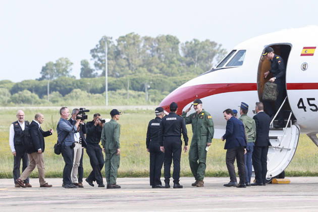 King Felipe VI visits the Aircraft Flotilla Cádiz King Felipe VI during a visit to the Aircraft Flotilla, the Survival Center and the Homeland Security Training Center of the Navy at the naval base of Puerto El Salado On April 28, 2026 in Rota, Cádiz Andalucía, Spain King Felipe VI has visited together with the Minister of Defense, Margarita Robles, the Aircraft Flotilla, the Survival Center and the Homeland Security Training Center of the Navy 28 APRIL 2026 Rocí Cadiz Andalucia Cadiz Andalucia Espana  Copyright: xRocioxRuzx 7479137