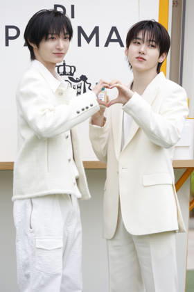 K-Pop Stars at Acqua di Parma Seoul Pop-up (L-R) Donghwa and Kyehoon of South Korean boy group KickFlip pose for photos during the opening event of the Acqua di Parma Buongiorno Il Chioschetto pop-up installation in Seoul, South Korea, April 28, 2026. Seoul South Korea  Copyright: xMatrixxImages JungxUi-Chelx