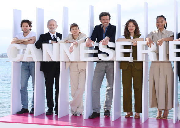 Alex Doux, Francis Huster, Erika Sainte, Lannick Gautry, Zoi Severin, Philypa Phoenix et Bruno Garcia Photocall for the series Zodiac during the 9th edition of the CanneSeries festival in Cannes, on April 28, 2026 Denis Guignebourg Bestimage Photocall for the series Zodiac during the 9th edition of the CanneSeries festival in Cannes, on April 28, 2026 Cannes France  Copyright: xDenisxGuignebourgx xBestimagexDenisxGuignebourgx xBestimagex