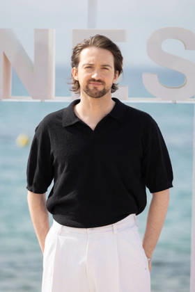 9th Canneseries - Les Groos Photocall David Mirailles attends the photocall of ‘LES GROOS’ during the 9th Canneseries International Festival at Plage Du Majestic on April 28, 2026 in Cannes, France. Photo by ShootPix ABACAPRESS.COM Cannes France  Copyright: xShootpix ABACAx