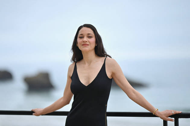 Chanel Cruise Show Photocall - Biarritz Marion Cotillard attending photocall of the Chanel Cruise 2026-2027 fashion show at Casino Municipal in Biarritz, France on April 28, 2026. Photo by Franck Castel ABACAPRESS.COM Biarritz Nouvelle-Aquitaine France  Copyright: xCastelxFranck ABACAx