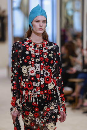 Chanel Collection Croisière 2026 2027 Chanel Cruise fashion show at the Casino municipal de Biarritz, France, on April 28, 2026 Olivier Borde Bestimage A model walks the runway at the Chanel Cruise 2025 fashion show at the Biarritz Municipal Casino, France, on April 28, 2026 Biarritz France  Copyright: xOLIVIERxBORDEx xBESTIMAGExOLIVIERxBORDEx xBESTIMAGEx