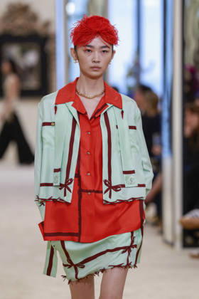 Chanel Collection Croisière 2026 2027 Chanel Cruise fashion show at the Casino municipal de Biarritz, France, on April 28, 2026 Olivier Borde Bestimage A model walks the runway at the Chanel Cruise 2025 fashion show at the Biarritz Municipal Casino, France, on April 28, 2026 Biarritz France  Copyright: xOLIVIERxBORDEx xBESTIMAGExOLIVIERxBORDEx xBESTIMAGEx