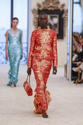 Chanel Collection Croisière 2026 2027 Chanel Cruise fashion show at the Casino municipal de Biarritz, France, on April 28, 2026 Olivier Borde Bestimage A model walks the runway at the Chanel Cruise 2025 fashion show at the Biarritz Municipal Casino, France, on April 28, 2026 Biarritz France  Copyright: xOLIVIERxBORDEx xBESTIMAGExOLIVIERxBORDEx xBESTIMAGEx